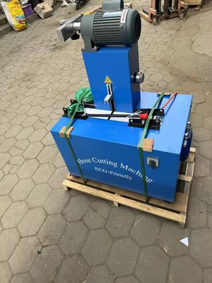 Bezpyłowy Błękitny Skiving i 4 warstwy Elektryczny Maszyna do cięcia rurki z gumy z zaawansowaną i przyjazną dla użytkownika kontrolą przycisków