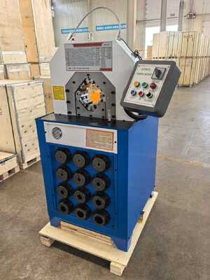 Dobra cena. 3-calowa hydrauliczna maszyna do kręcenia węzłów z 15 przyciskami sterującymi systemem sterowania i szybką zmianą form w Internecie