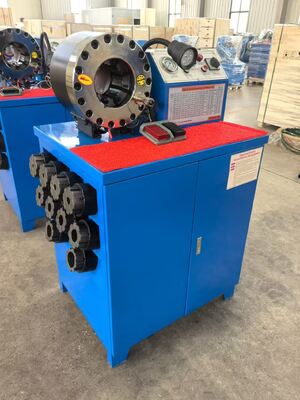 Elektryczna maszyna do kręcenia rur gumowych 600T z zasięgiem 6-51 mm i 10 wymiennikami dla hydraulicznego kręgacza rur