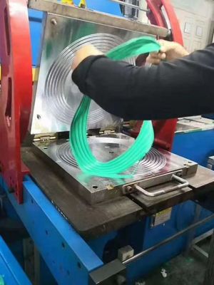 Dobra cena. NBR/FKM/FFKM/EDPM/SI Green Rubber O Rings OEM/ODM Kompresyjne formowanie z dobrą odpornością na olej 16-30 N/mm Wytrzymałość na rozdarcie w Internecie
