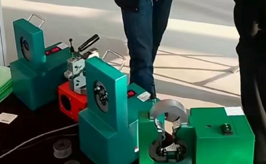 900W 3/4 Inch 220V AC Hose Crimping Machine z sterowaniem wyświetlaczem