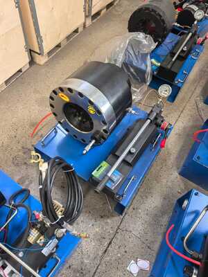 600T Ręczna Maszyna do Zaciskania Węży z Siłą Zaciskania 600T, Zakresem 6-51mm i 10 Wymiennymi Matrycami do Zastosowań Hydraulicznych