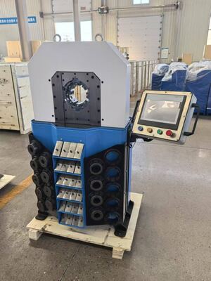 4-calowy model o super grubości Usługa OEM Dokładność 0,01 mm Hydrauliczna maszyna do zakuwania węży z zakresem zaciskania 6–102 mm i 16 matrycami
