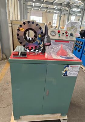 Dobra cena. 2-calowy silnik 3 kW 600T Maszyna do zakuwania węży gumowych Wyższy model Kolor zielony 220 V/240 V/380 V/415 V System sterowania przyciskiem napięcia z zakresem 6–51 mm i 10 wymiennymi matrycami w Internecie