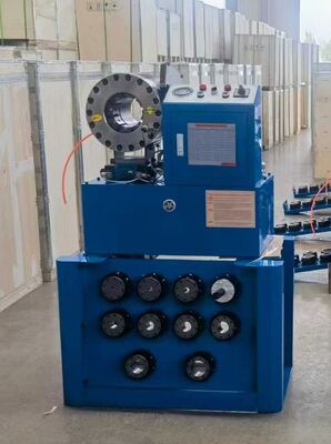 Dobra cena. Maszyna do zaciskania węży hydraulicznych 2 cale, zakres zaciskania do 2,5 cala, kolor niebieski, napięcie 220V/240V/380V/415V, system sterowania przyciskami, z narzędziem do szybkiej wymiany formy i stojakiem oraz 10 wymiennymi matrycami online